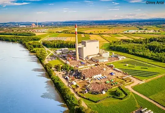 AKW Zwentendorf in Vogelperspektive mit Donau aus nördlicher Sicht